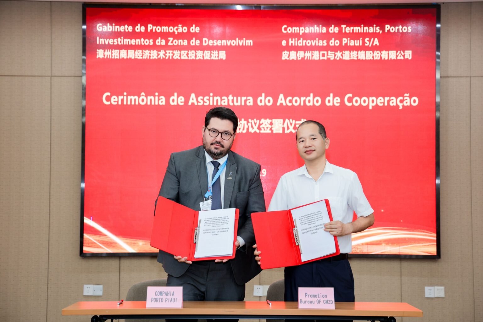 Porto Piauí é apresentado em feira na China e assina carta de intenção com a gigante CMPort